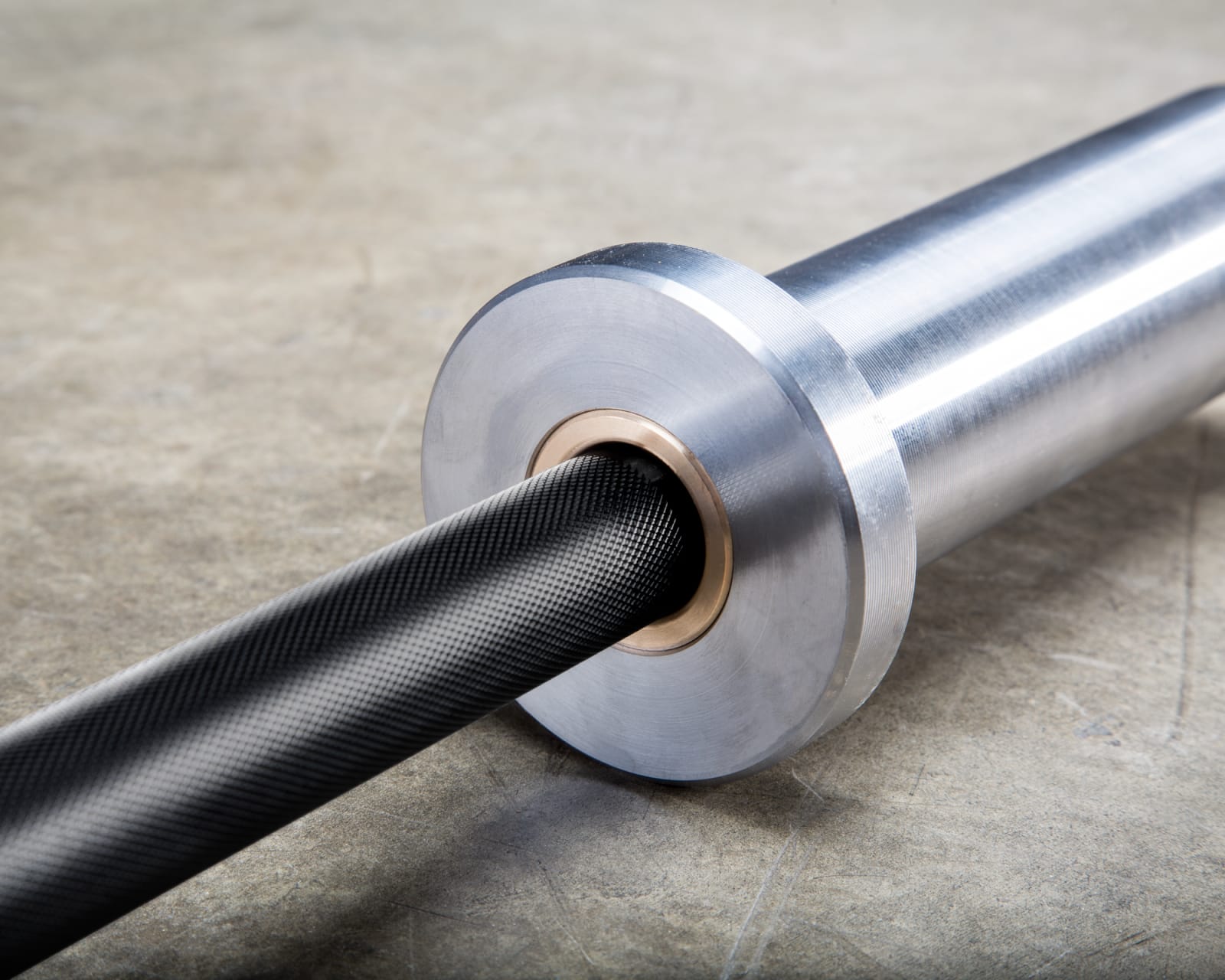 Junior clearance weightlifting bar